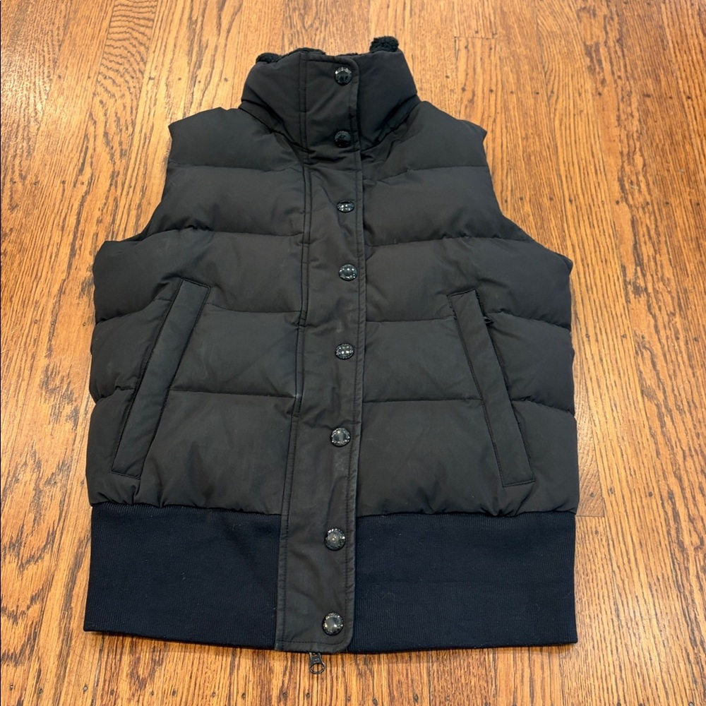 Banana Republic Black Hooded Puffer Vest Women's XS  Zip Snap Hidden Hood AS IS